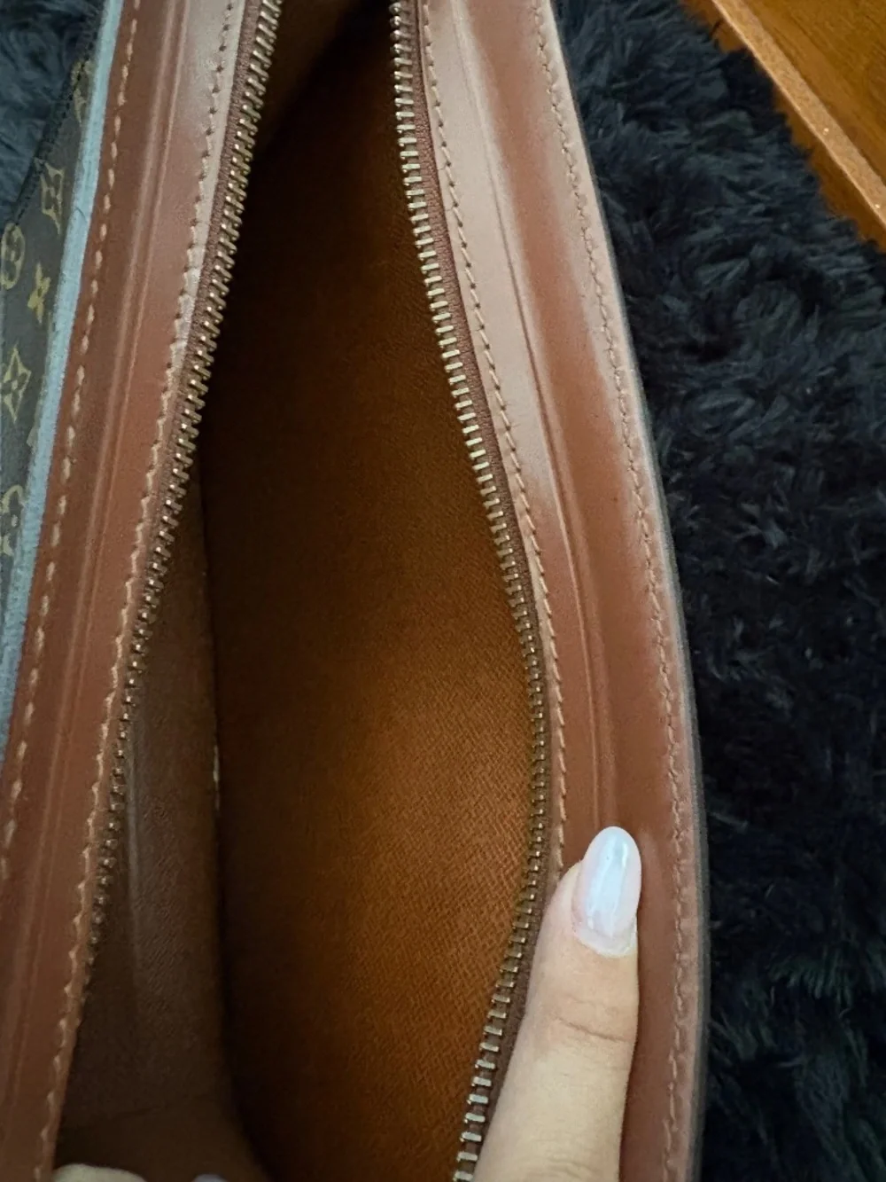 1991 vintage LV Pochette Homme
